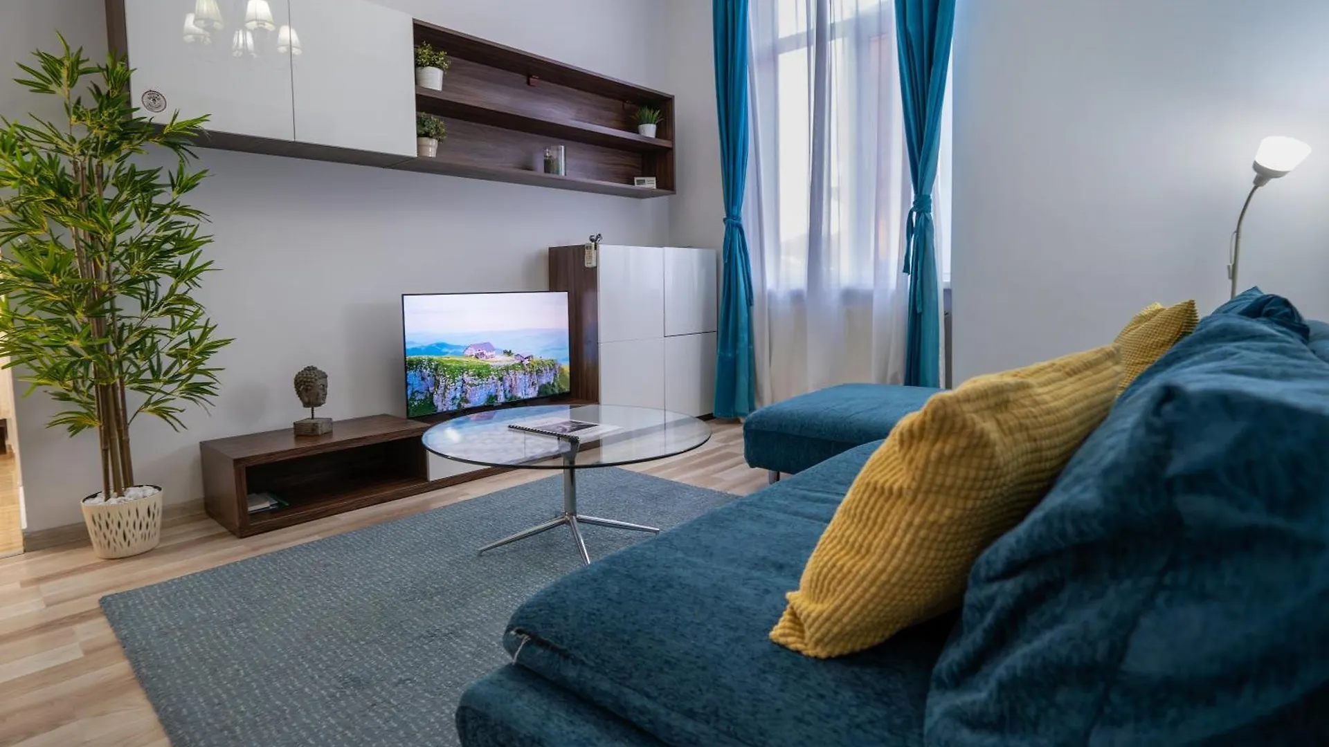Downtown, Close To Old Town, Family Friendly - Ivo10 Bucharest